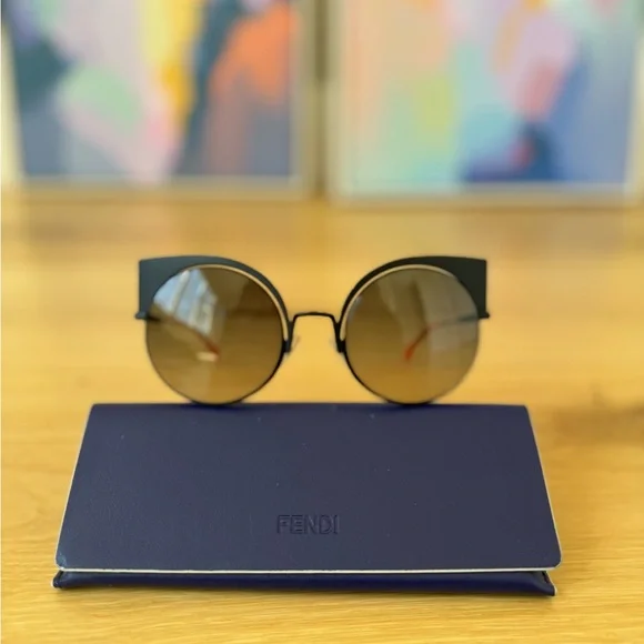 FENDI FF 0177/S CAT EYE SUNGLASSES - Edgy style that was all over the runways - Picture 10 of 12